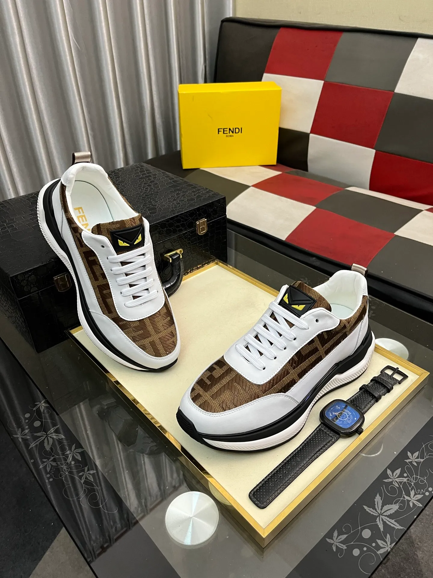 Men's Men's Shoes💰458⌚️⌚️[FENDI] Fendi's classic and comfortable men's, this complex sneaker is made of soft calfskin➕genuine leather lining➕original ultra-light rubber material with rough outsole. This unique light style is suitable for the casual and refined sensibility of this season. It is comfortable and natural on the feet. It is an everyday style for casual travel in autumn and winter! 38−444️⃣colors available